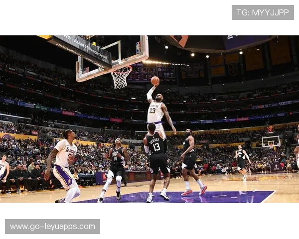 8.2米超远+0.4秒空接！同日双绝杀载入NBA奇观史